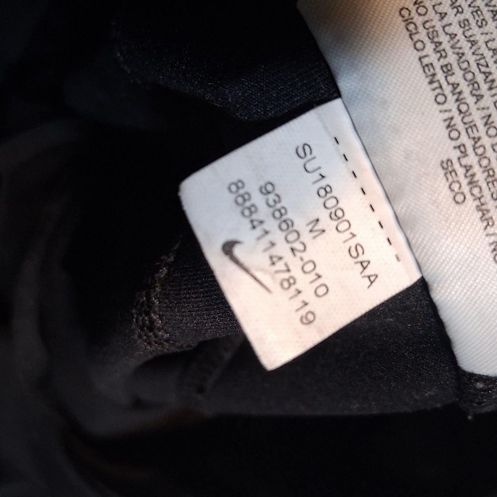 EUC - NIKE - Dri Fit Capri Cropped Black Yoga Workout Leggings - Women Medium - Picture 10 of 14